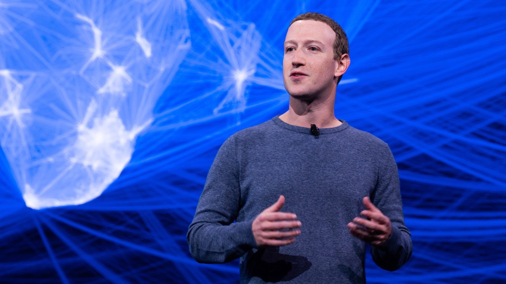 Mark Zuckerberg cho biết Facebook đã đầu tư nhiều tiền của vào thực tế ảo.